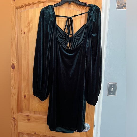 SHEIN Velvet Green Cut Out Dress - Picture 4 of 4